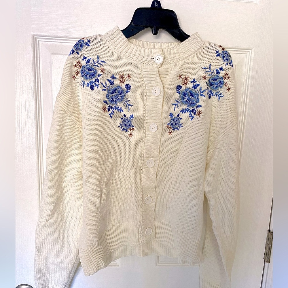 Beautiful flower embroidered button sweater/cardigan